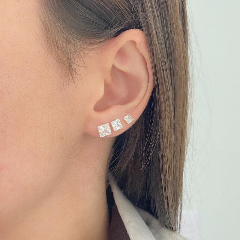 Brinco Trio Quadrado Zircônia Banhado a Ouro 18k.